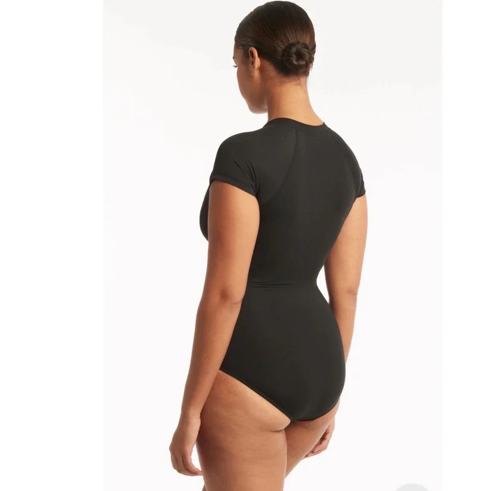 Seafolly Active Front Zip Short Sleeve One Piece Swimsuit Black Womens‎ Size 12
